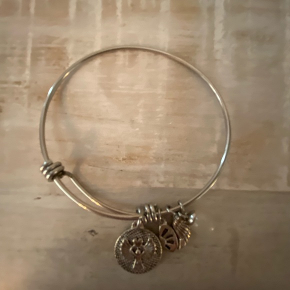 6 Expandable Bangle Charm Bracelets. - Picture 4 of 10